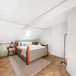 Aldwark Attic Is 4 Min To The Shambles With Free Wifi Apartment