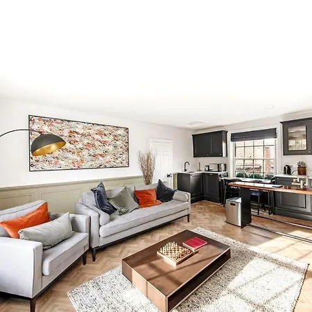 Apartment Aldwark Attic Is 4 Min To The Shambles With Free Wifi